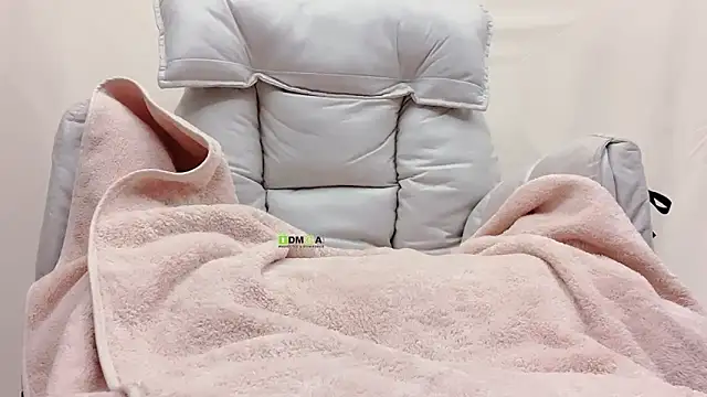 Tw Zoella online show from 02-24-26, 01:45