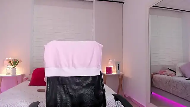 SophiaaStone online show from 03-28-26, 12:06