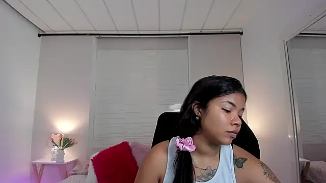 SophiaaStone online show from 04-08-26, 12:06