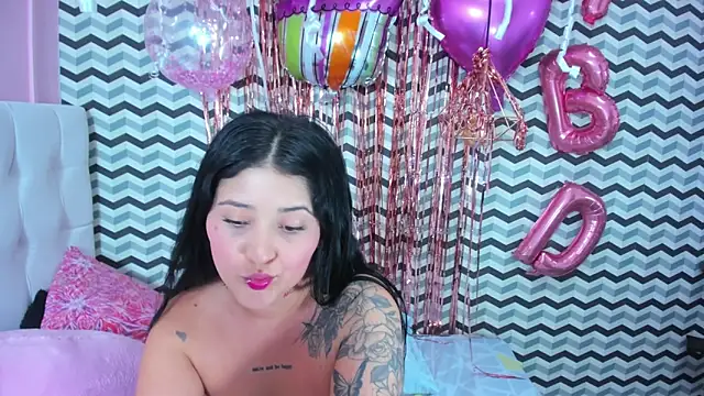 Snapshot of BIANCAROY1 chatting on 10-04-25, 07:15 BIANCAROY1 online show from 10-04-25, 07:15