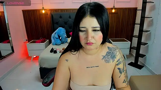 Snapshot of BIANCAROY1 chatting on 02-27-26, 06:52 BIANCAROY1 online show from 02-27-26, 06:52