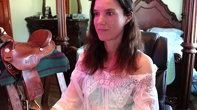 thornburyrose online show from 11-16-25, 04:23