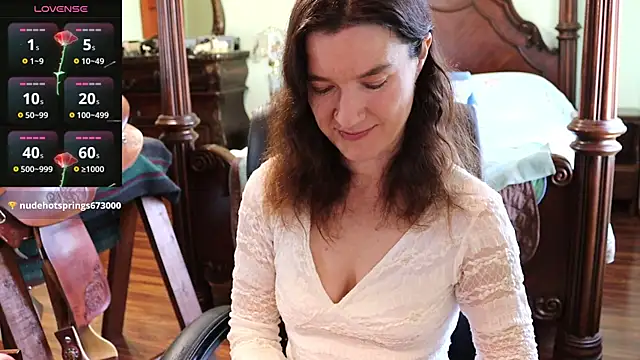 Snapshot of thornburyrose chatting on 02-10-25, 06:03 thornburyrose online show from 02-10-25, 06:03