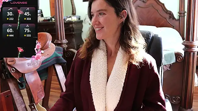 Snapshot of thornburyrose chatting on 02-17-25, 08:27 thornburyrose online show from 02-17-25, 08:27