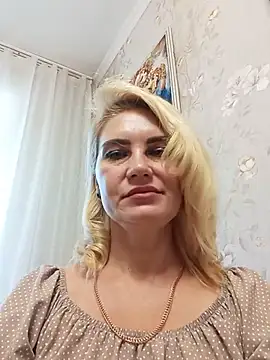Snapshot of JennyOMay chatting on 07-10-26, 04:45 JennyOMay online show from 07-10-26, 04:45