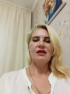 Snapshot of JennyOMay chatting on 07-24-26, 03:57 JennyOMay online show from 07-24-26, 03:57