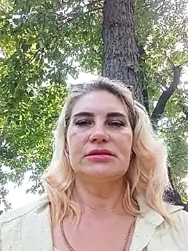 Snapshot of JennyOMay chatting on 08-03-26, 05:15 JennyOMay online show from 08-03-26, 05:15