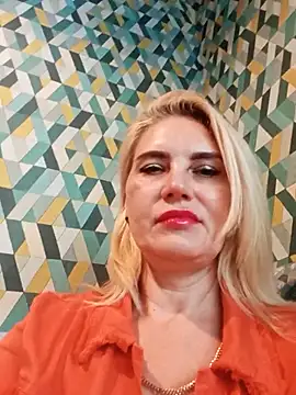 Snapshot of JennyOMay chatting on 07-27-26, 05:36 JennyOMay online show from 07-27-26, 05:36