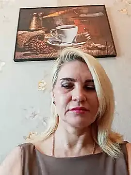 Snapshot of JennyOMay chatting on 05-20-26, 02:30 JennyOMay online show from 05-20-26, 02:30