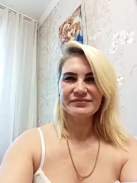 Snapshot of JennyOMay chatting on 05-26-26, 04:54 JennyOMay online show from 05-26-26, 04:54