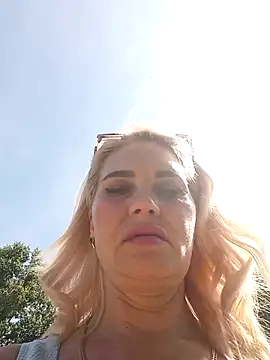 Snapshot of JennyOMay chatting on 07-15-26, 04:30 JennyOMay online show from 07-15-26, 04:30