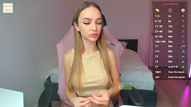 Snapshot of Lilith_Cain chatting on 12-18-25, 06:56 Lilith Cain online show from 12-18-25, 06:56