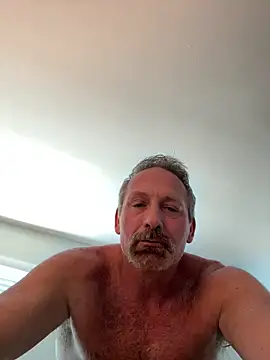 Bronco9602 online show from 11-02-25, 04:23