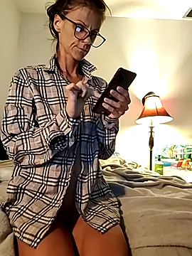 Scarlettishere online show from 10-14-25, 11:33