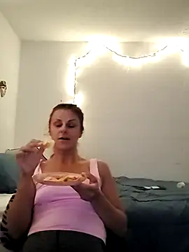 Scarlettishere online show from 12-27-24, 10:48