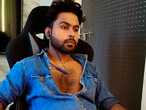 Snapshot of SHENOY3 chatting on 06-11-26, 10:45 SHENOY3 online show from 06-11-26, 10:45