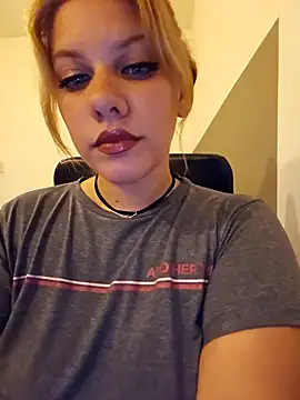 Snapshot of Janefruti chatting on 02-11-25, 11:22 Janefruti online show from 02-11-25, 11:22