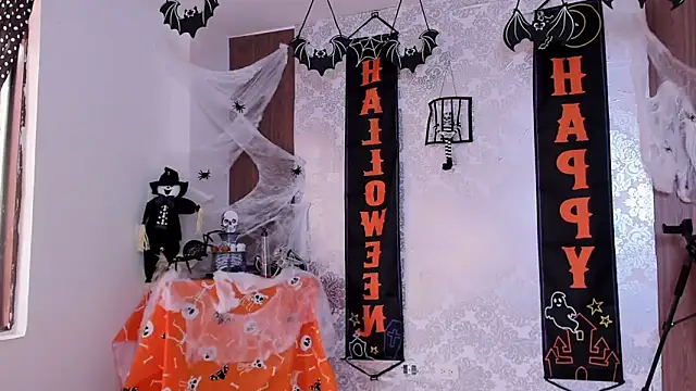 kelly thomson online show from 10-31-25, 02:02