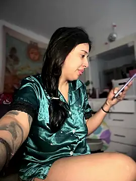 kiaraglam2 online show from 01-14-26, 02:09