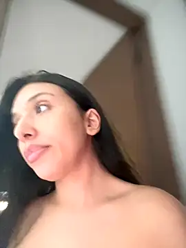 kiaraglam2 online show from 10-26-25, 07:36