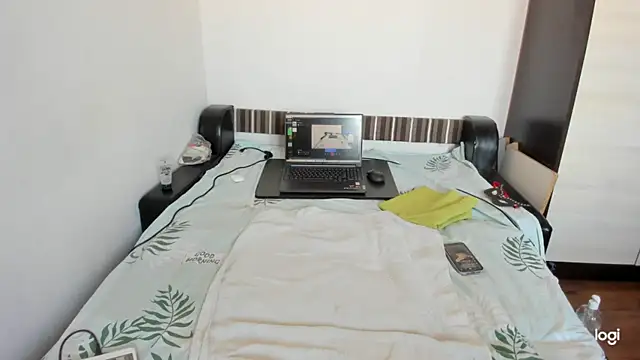 Snapshot of sweet-tinqerbell chatting on 03-09-25, 09:24 sweet-tinqerbell online show from 03-09-25, 09:24