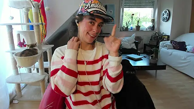 Snapshot of tinny_williams chatting on 09-14-25, 06:25 tinny williams online show from 09-14-25, 06:25