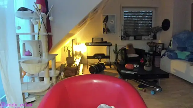 Snapshot of tinny_williams chatting on 10-09-25, 05:41 tinny williams online show from 10-09-25, 05:41