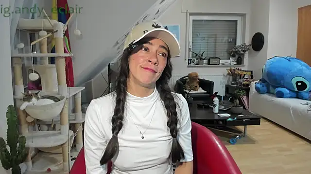 Snapshot of tinny_williams chatting on 09-26-25, 04:52 tinny williams online show from 09-26-25, 04:52