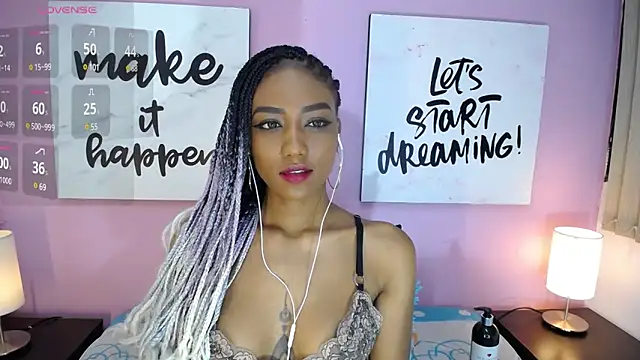 Snapshot of EmmySweett chatting on 03-14-25, 09:54 EmmySweett online show from 03-14-25, 09:54