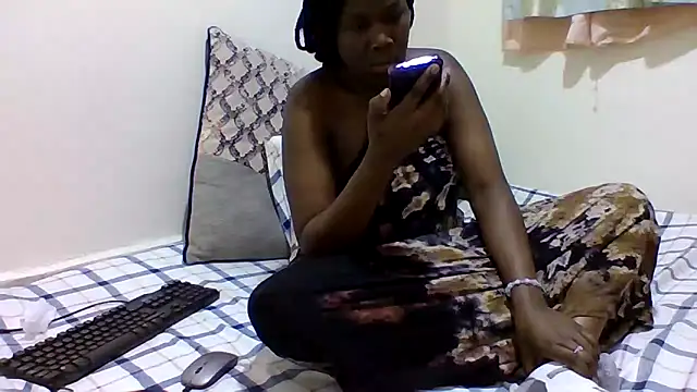 sweetelle09 online show from 05-24-26, 08:42