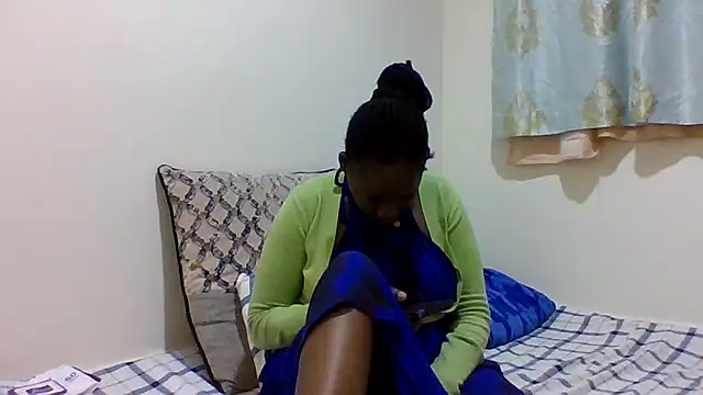 sweetelle09 online show from 04-28-26, 07:29