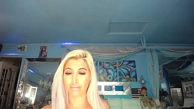 Snapshot of ADRIANNA_FOX chatting on 03-11-25, 06:30 ADRIANNA FOX online show from 03-11-25, 06:30
