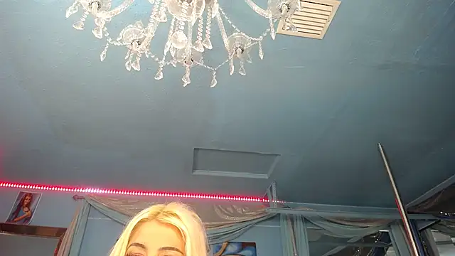 ADRIANNA FOX online show from 01-17-26, 07:34