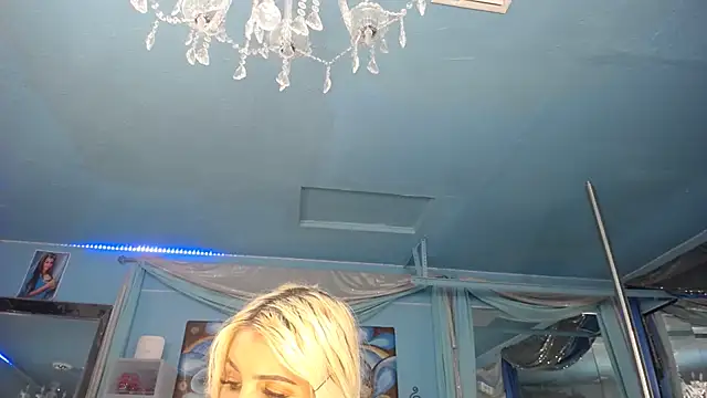 Snapshot of ADRIANNA_FOX chatting on 05-24-26, 06:13 ADRIANNA FOX online show from 05-24-26, 06:13