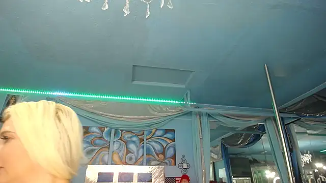 Snapshot of ADRIANNA_FOX chatting on 10-14-25, 07:03 ADRIANNA FOX online show from 10-14-25, 07:03
