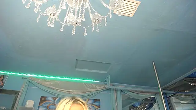 ADRIANNA FOX online show from 06-21-26, 11:43