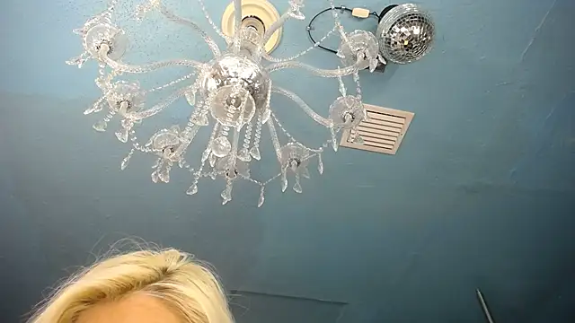 Snapshot of ADRIANNA_FOX chatting on 10-17-25, 06:17 ADRIANNA FOX online show from 10-17-25, 06:17