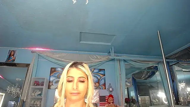 ADRIANNA FOX online show from 01-10-26, 01:50