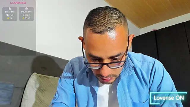 jhonyalzate2 online show from 01-14-26, 04:16