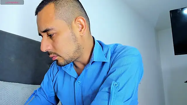 jhonyalzate2 online show from 03-04-25, 11:22