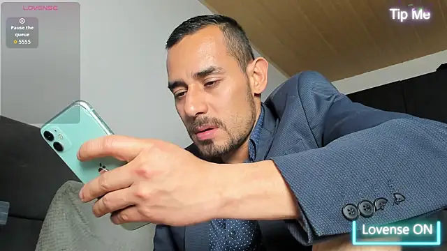 jhonyalzate2 online show from 07-10-26, 12:43