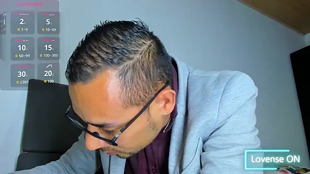 jhonyalzate2 online show from 12-18-25, 01:11