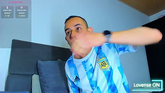 jhonyalzate2 online show from 11-16-25, 12:04