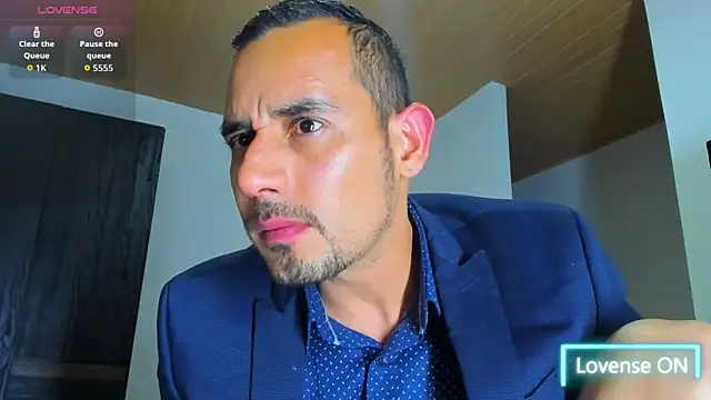 jhonyalzate2 online show from 11-05-25, 01:31