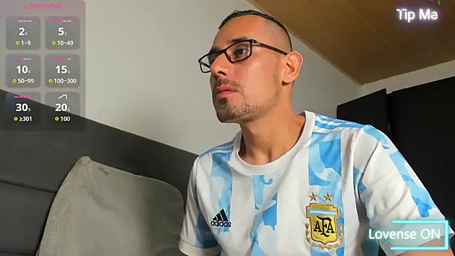 jhonyalzate2 online show from 06-26-26, 03:01