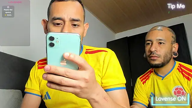 jhonyalzate2 online show from 06-19-26, 11:42