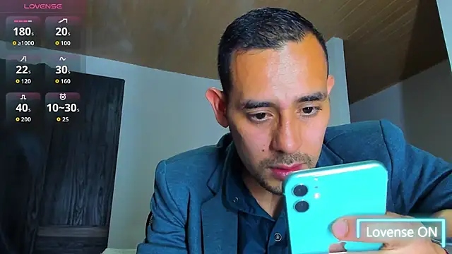 jhonyalzate2 online show from 10-29-25, 02:21