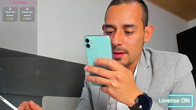 Snapshot of jhonyalzate2 chatting on 02-27-26, 02:56 jhonyalzate2 online show from 02-27-26, 02:56