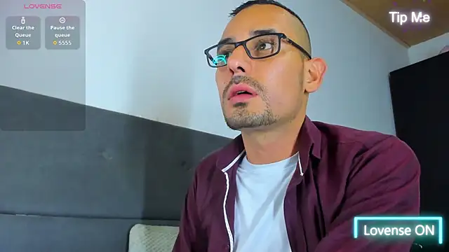 jhonyalzate2 online show from 09-30-25, 03:34