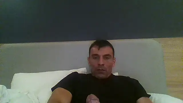 Hugebiglongcockcoupl online show from 12-21-25, 01:57